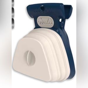 Portable dog waste scooper